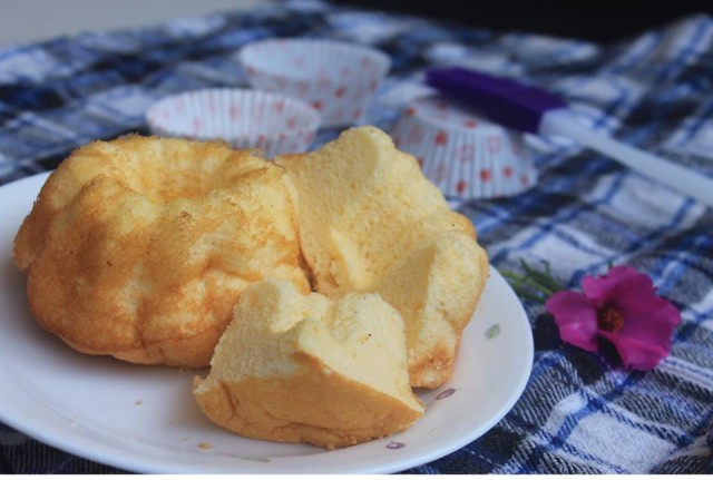 Bánh bông lan cơ bản