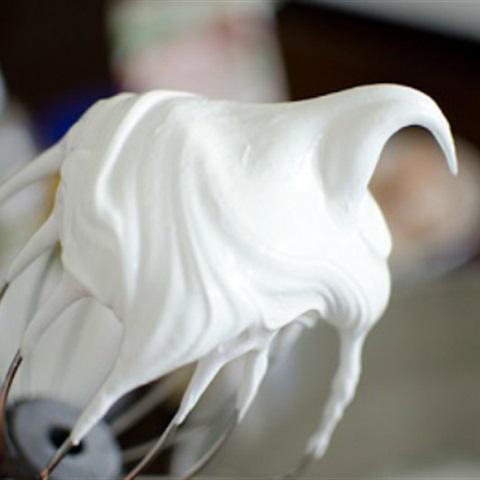 Cách làm bánh bông lan cuộn