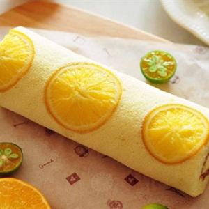 Cách làm bánh bông lan cuộn cam xốp mềm