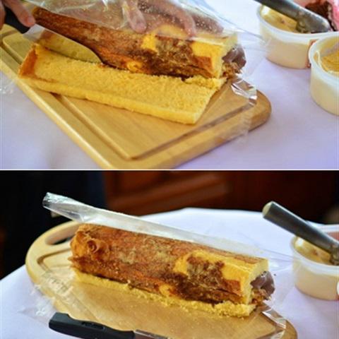 Cách làm bánh bông lan cuộn kem