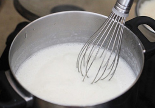 Bánh bông lan cuộn khoai mềm mịn ngon đẹp miễn chê