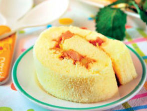 Bánh bông lan cuộn lạp xưởng