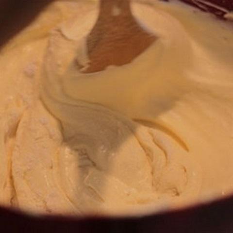 Cách làm bánh bông lan mật ong