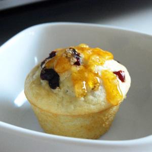 Cách làm bánh bông lan nhân nho khô