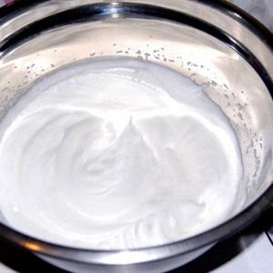 Cách làm bánh bông lan nho khô