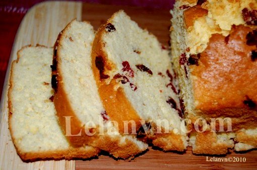 Bánh bông lan nho khô