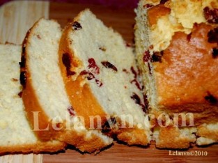 Bánh bông lan nho khô