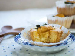 Bánh bông lan trứng muối