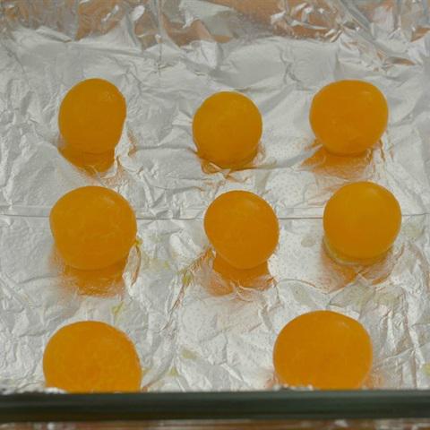 Cách làm bánh bông lan trứng muối chà bông