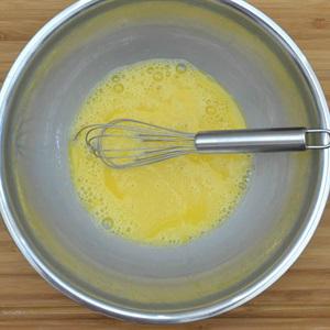 Cách làm bánh bông lan trứng muối chà bông