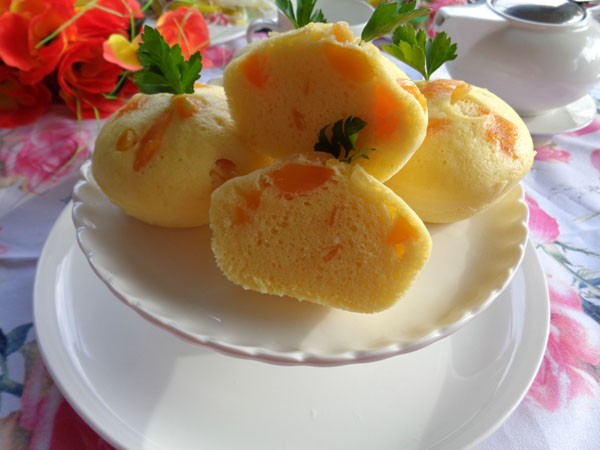 Bánh bông lan trứng muối hấp