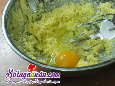 Bánh bông lan trứng muối mặn ngọt mà lại ngon