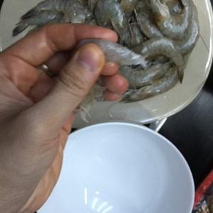 Cách làm bánh bột lọc nhân tôm thịt