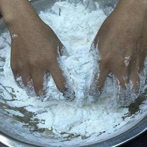 Cách làm bánh bột lọc nhân tôm thịt