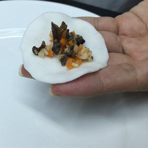 Cách làm bánh bột lọc nhân tôm thịt