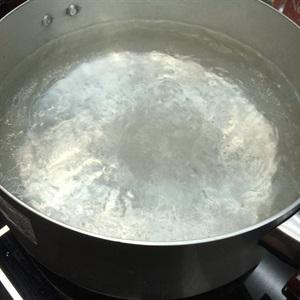 Cách làm bánh bột lọc nhân tôm thịt