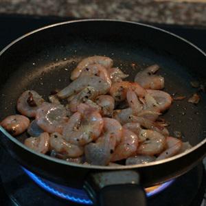 Cách làm bánh bột lọc nhân tôm