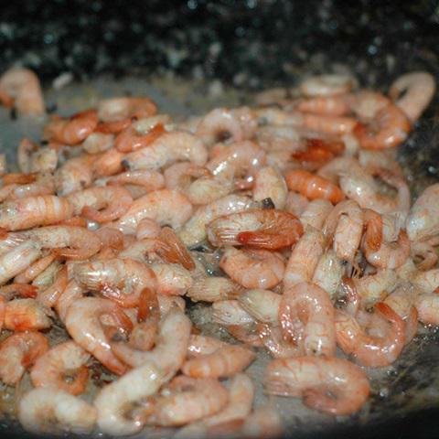 Cách làm bánh bột lọc tôm thịt nấm mèo