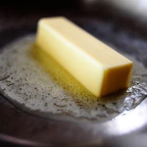 Cách làm bánh bột mì sốt cam