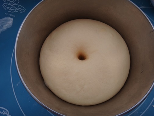 Bánh cà phê cam rắc bột quế thơm ngon, béo ngậy mà dễ làm