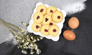 Bánh cà rốt chiên giòn nóng hổi khiến ai ăn cũng phải xuýt xoa