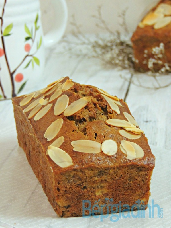 Bánh cake chuối hạnh nhân