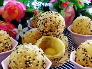 Bánh cam nhân sầu riêng thơm nức mũi