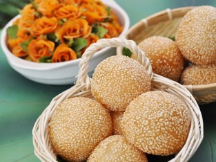 Bánh cam nóng giòn đây!