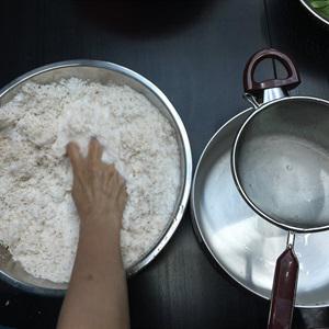 Cách làm bánh canh bột gạo nước cốt dừa