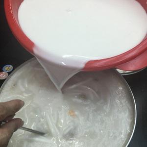 Cách làm bánh canh bột gạo nước cốt dừa