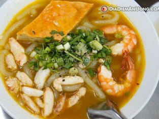 Bánh canh chả cua