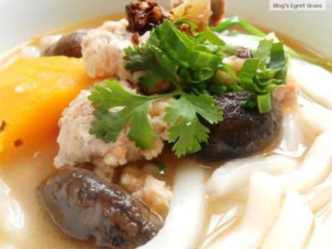 Bánh canh chả tôm