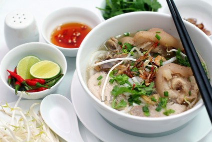 Bánh canh giò heo