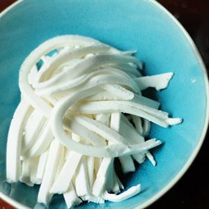 Cách làm bánh canh trứng cút