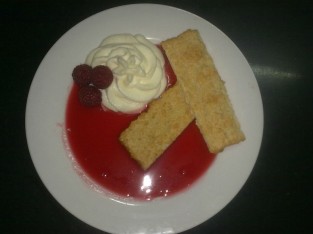 Bánh Cannelloni chocolate trắng