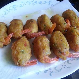 Cách làm bánh cay bọc tôm chiên