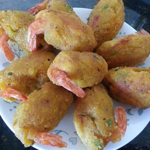 Cách làm bánh cay bọc tôm chiên