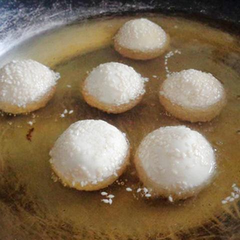 Cách làm bánh chiên lúc lắc