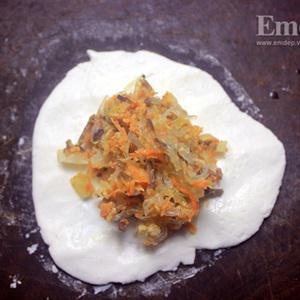 Cách làm bánh chiên nhân thịt mặn