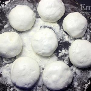 Cách làm bánh chiên nhân thịt mặn