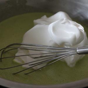 Cách làm bánh chiffon lá dứa