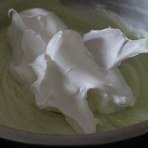 Cách làm bánh chiffon lá dứa