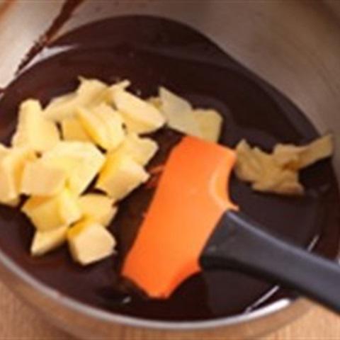 Cách làm bánh chocolate hình mặt cười