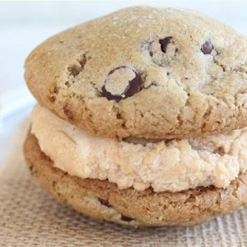 Cách làm bánh chocolate kẹp phô mai