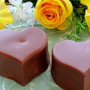 Cách làm bánh chocolate nhân dừa hình trái tim