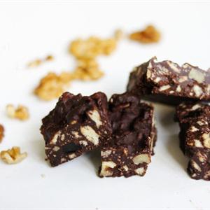 Cách làm bánh chocolate nhân thập cẩm