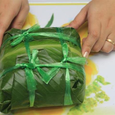 Cách làm bánh chưng cốm đón Tết