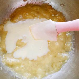 Cách làm bánh chuối nhân phô mai