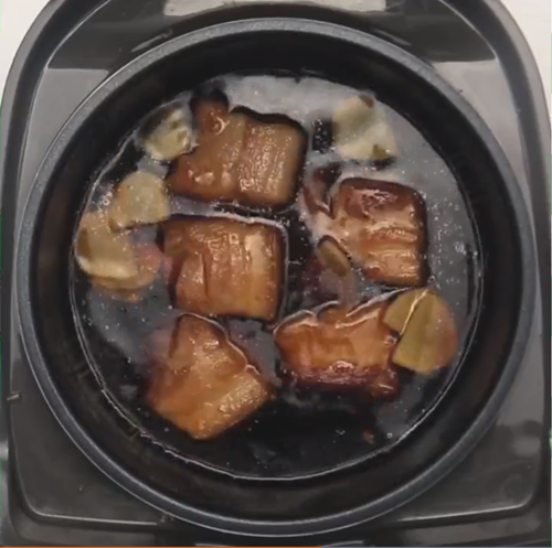 Bánh chuối phải chiên kiểu này mới vàng ươm, giòn ngon xuất sắc