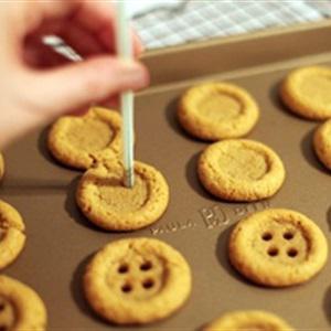 Cách làm bánh cookies hình cúc áo